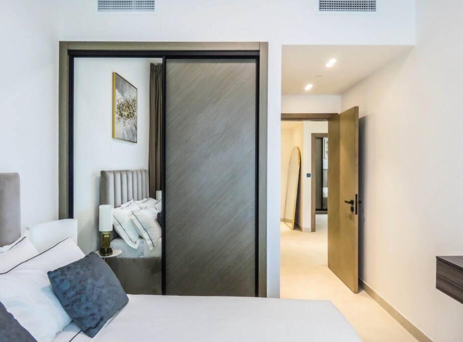 Stylish 2 Bedroom In Binghatti, Business Bay Dubái Exterior foto